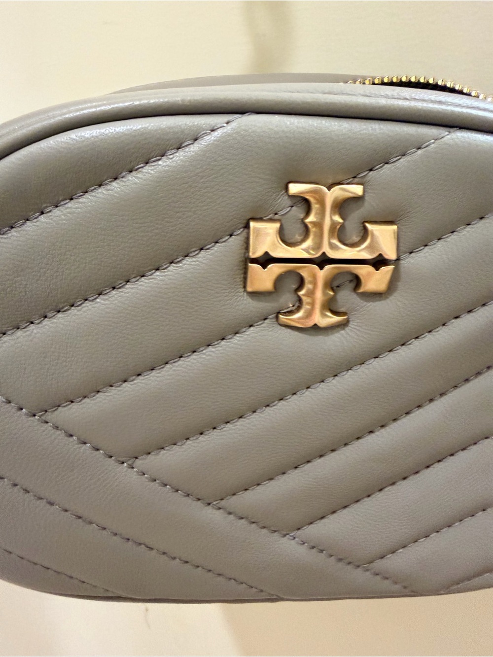 Tory Burch Kira Chevron Small Camera Bag - Picture 10 of 12
